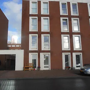 Sewdien's Maashaven Apartment Rotterdam